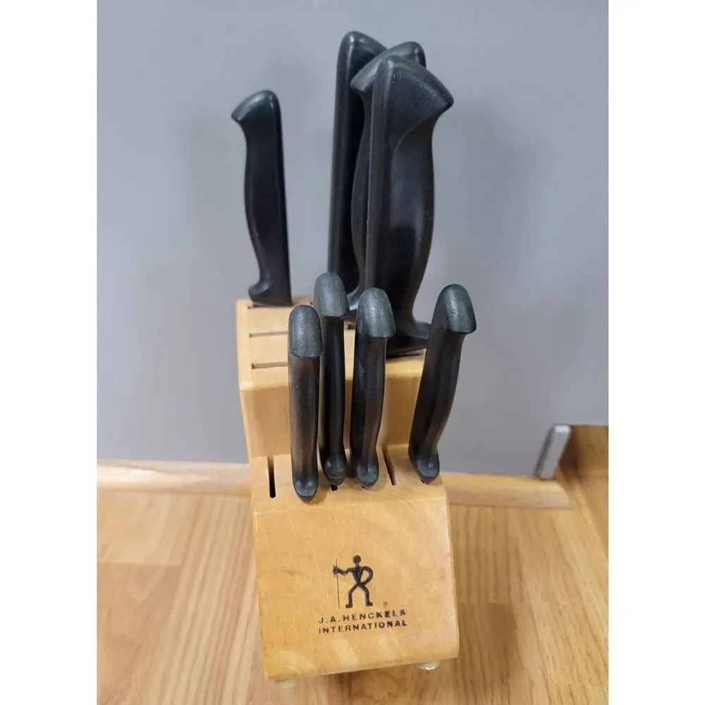 Henckels International Classic  12-PC-Knife Block Set Missing 4Pc